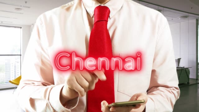 Chennai-besten-Reiseangebote-mit-Hologramm-Geschäftsmann-Konzept