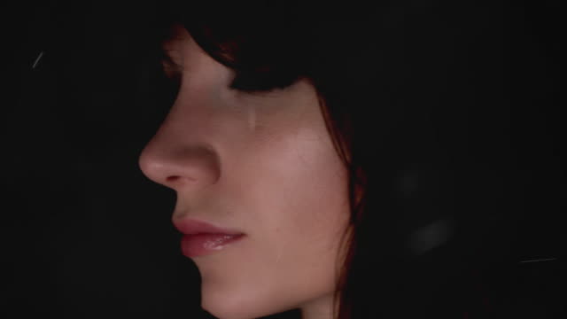 4K-Close-up-del-rostro-de-la-mujer-Robot-con-animación-CGI