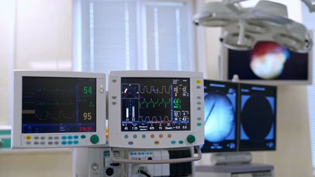 Artificial-lung-ventilation-monitor-in-the-intensive-care-unit.-Hospital,-surgical-operating-room.-Life-saving.-Ventilation-of-the-lungs-with-oxygen.
