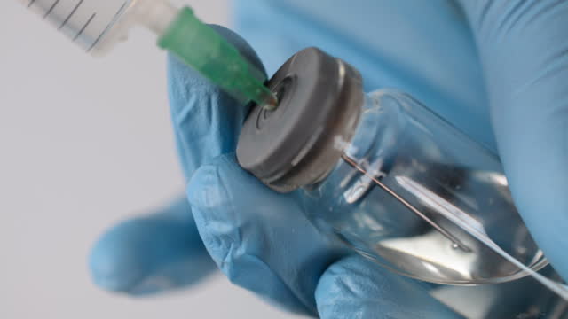 Vacuna-contra-la-inyección-de-jeringas-médicas