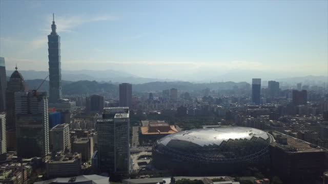 Taiwan-taipei-paisaje-urbano-día-soleado-centro-famoso-rascacielos-y-Estadio-aéreo-panorama-4k