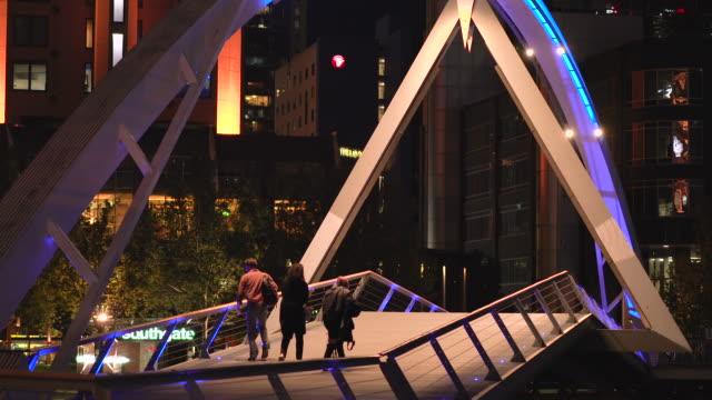 Evan-Walker-überbrücken-Melbourne-Nachtleben