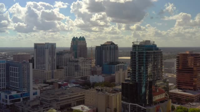 Luftaufnahmen-Downtown-Orlando-FL-Lake-Eola-Höhen