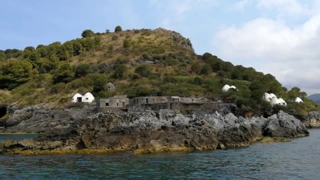 Panoramica-dell\'Isola-di-Dino-dalla-barca