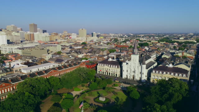 Catedral-de-St.-Louis-New-Orleans-de-antena