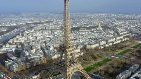 Monumento-más-emblemático-del-mundo-antena-vista-torre-Eiffel-en-París,-Francia