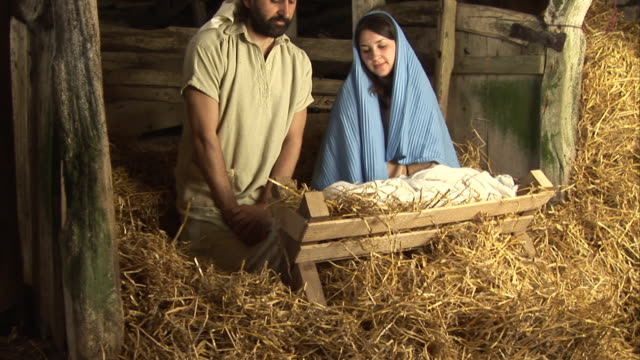 Mary,-joseph-&-Baby-Jesus-Nativity-(Christmas-story)