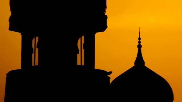 Silhouette-of-mosque