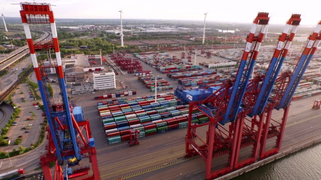 Cargo-Container-in-Hamburg-Harbor