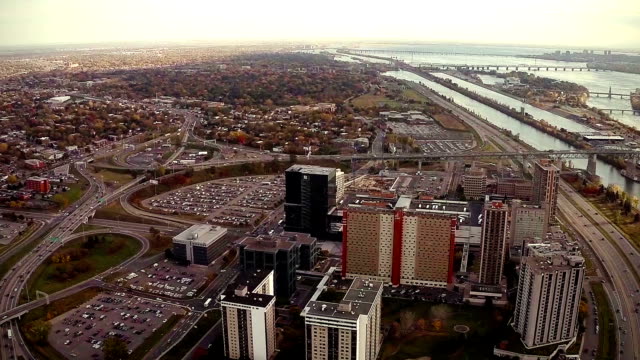 Aerial-Footage-of-Montreal-and-Longueuil-City,-Quebec,-Canada