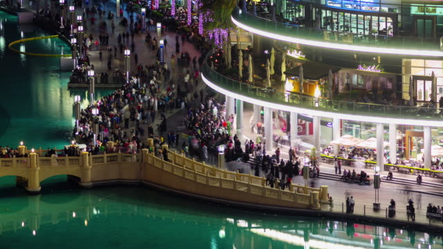 Nacht-Dubai-Mall-berühmten-überfüllt-Brunnen-bay-4-k-Zeit-verfallen-Vereinigte-Arabische-Emirate