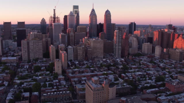 Aerial-view-of-Philadelphia-at-sunset