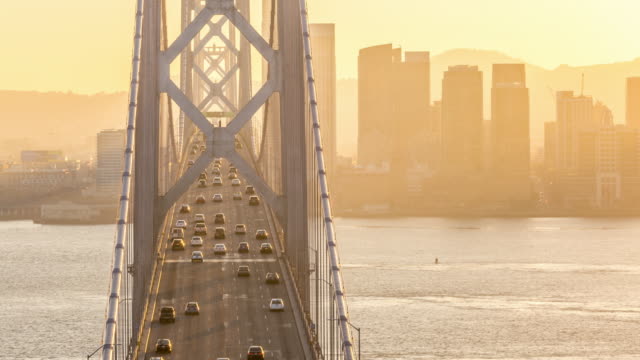 Puente-de-la-bahía-de-San-Francisco-Oakland-en-Timelapse-de-la-hora-dorada