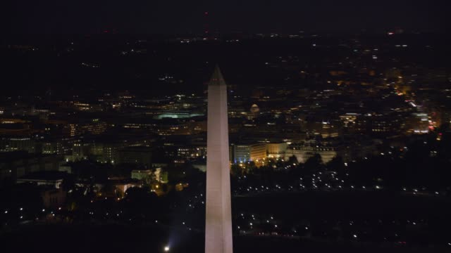 Verkleinern-Sie-die-Ansicht,-aus-Washington-Monument,-White-House-und-Stadt-zu-offenbaren.