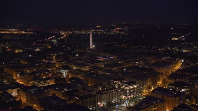 Luftaufnahme-der-Stadt-mit-Washington-Monument-in-Ferne.