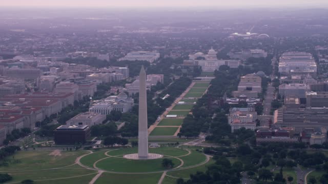Vista-aérea-del-monumento-a-Washington-y-el-Capitolio.