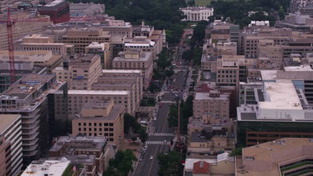 Aerial-view-looking-up-16th-Street-to-White-House.