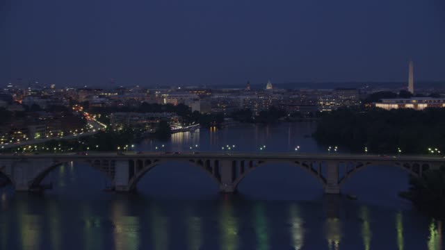Fliegende-Potomac-River-in-der-Abenddämmerung.