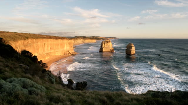 sunset-looking-east-at-the-twelve-apostles-on-the-great-ocean-road