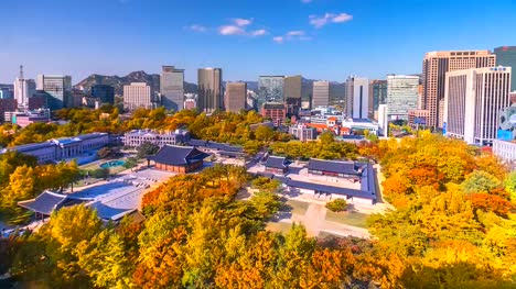 4K,-Time-lapse-View-of-Deoksugung-royal-palace-in-Autumn-at-Seoul-of-South-Korea
