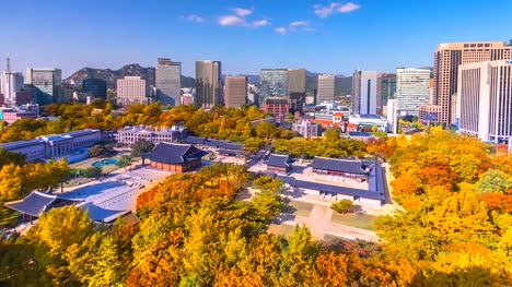 4K,-tiempo-lapso-vista-de-Deoksugung-Palacio-en-otoño-en-Seúl-de-Corea-del-sur