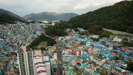 Vista-aérea-del-pueblo-de-la-cultura-de-Gamcheon,-Busan
