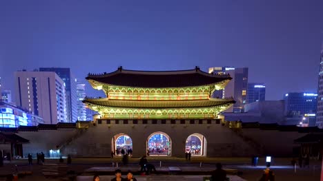 Timelapse-en-puerta-Gwanghwamun-por-lapso-de-tiempo-de-noche,-Seúl,-Corea-del-sur,-de-4-K