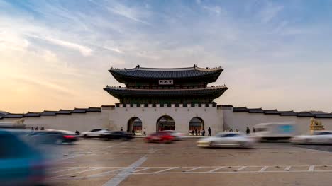 Timelapse-at-Gwanghwamun-Gate,-Seoul,-South-Korea,-4K-Time-lapse