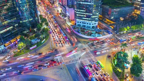 Zoom-in.Timelapse-Traffic-at-night-in-Gangnam-City-Seoul,-South-Korea