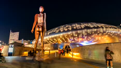 4K-Zeitraffer-Ansicht-gehen-Menschen-in-der-Stadt-Seoul-bei-Nacht,-Südkorea