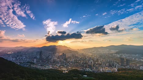 4K.-Zeitraffer-von-Busan-Großstadt-Cityscape-von-Südkorea