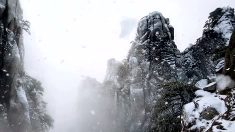 Snow-falling-on-mountains,-Korea-in-winter.
