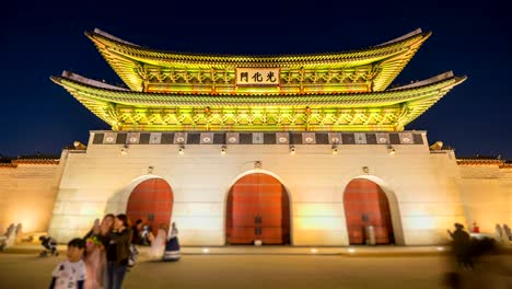 Zeitraffer-von-Touristen-schwärmen-über-Gyeongbokgung-Palace-in-Stadt-Seoul,-Südkorea.