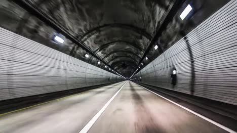 Timelapse-Blick-auf-fahren-Tohamsan-Tunnel-in-Südkorea