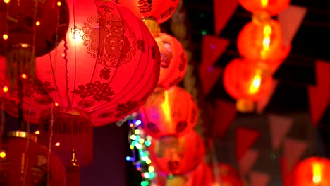 Linternas-del-año-nuevo-chino-en-chinatown,-bendición-texto-significan-salud-y-buena-riqueza.