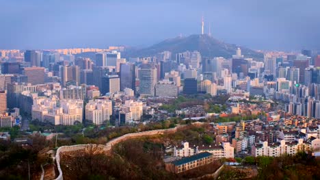 Seoul-skyline-on-sunset,-South-Korea.