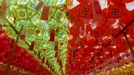 Festival-de-la-linterna-del-loto-en-el-templo-de-Samgwangsa,-Busan,-Corea-del-sur,-Asia