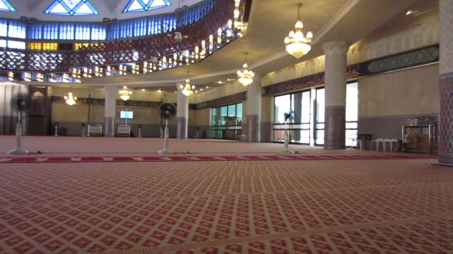 Die-Nationalmoschee-von-Malaysia,-Kuala-Lumpur-(Masjid-Negara),-ca.-Januar-2017