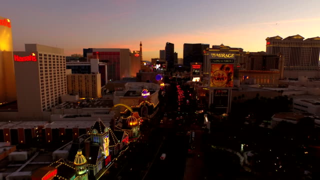 Vista-aérea-de-un-paisaje-de-la-ciudad-de-Las-Vegas-Strip-al-atardecer