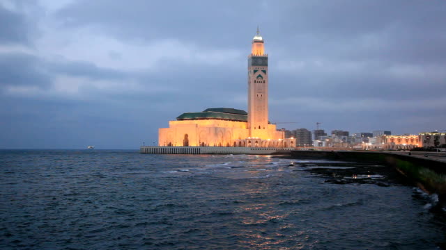 Mezquita-de-Hassan-II-en-Casablanca,-Marruecos