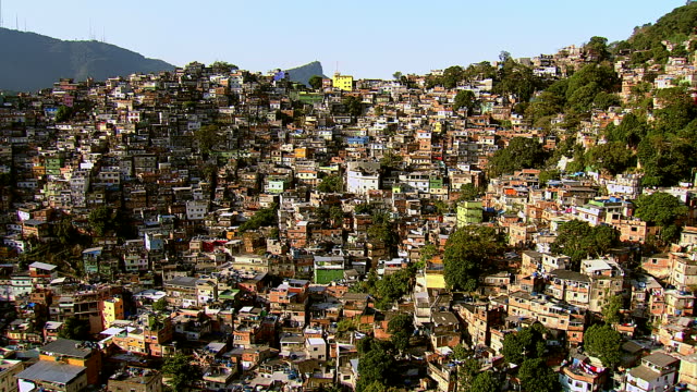 Toma-cenital-de-favela,-Rio-de-Janeiro,-Brasil