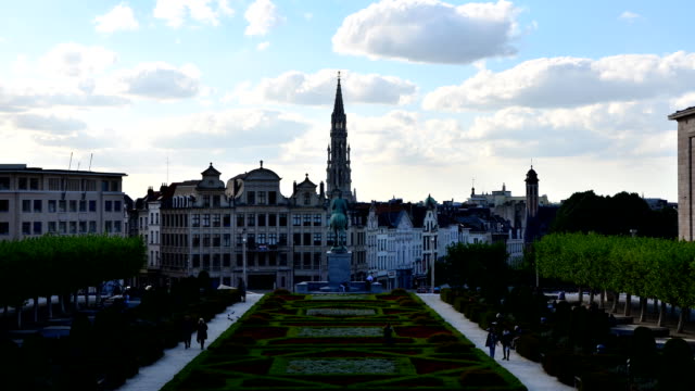 Mont-des-Arts-(Mount-of-the-arts)-gardens-in-Brussels