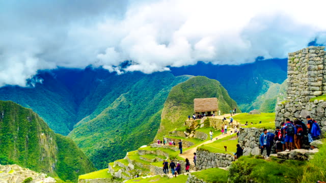 Zeitraffer-von-Touristen-in-Machu-Picchu