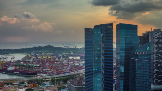 Sonnenuntergang-Singapur-Hafen-und-Geschäft-block-4-k-Zeitraffer-vom-Dach