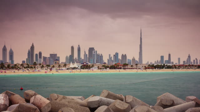 Centro-de-la-ciudad-Dubai-Playa-Bahía-panorama-4-tiempo-k-lapso-Emiratos-Árabes-Unidos