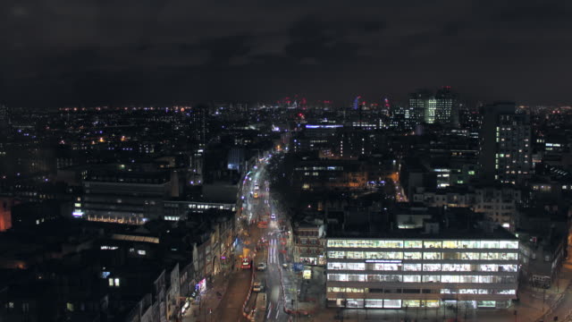 Noche-de-lapso-de-tiempo-del-este-de-Londres