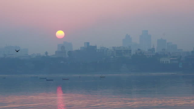 Sol-en-Mumbai-4k