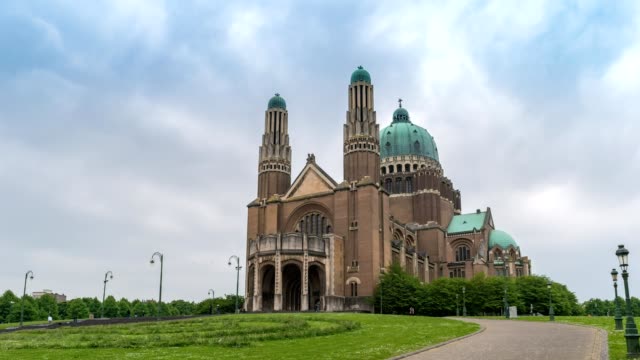 Timelapse-at-Basilica-of-the-Sacred-Heart-of-Brussels-(Sacre-Coeur),-Brussels,-Belgium
