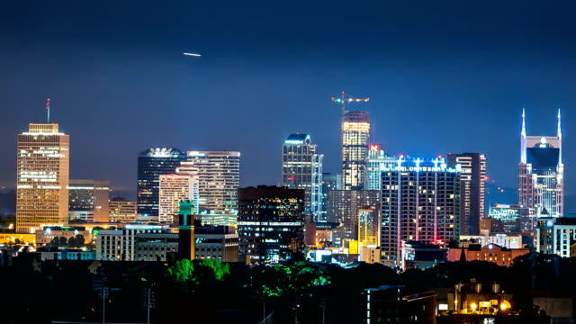 Nashville-skyline-at-night-time-lapse-4k-1080p