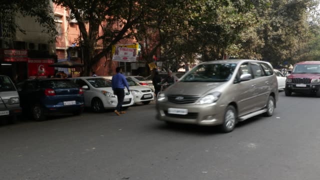 Traffic-in-New-Delhi,-India